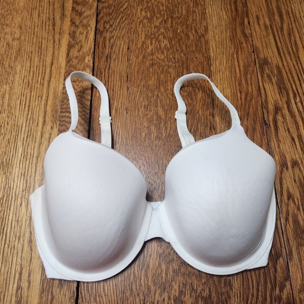 Calvin Klein White T-Shirt Bra Underwire Logo Straps 34DD QP1500O 788